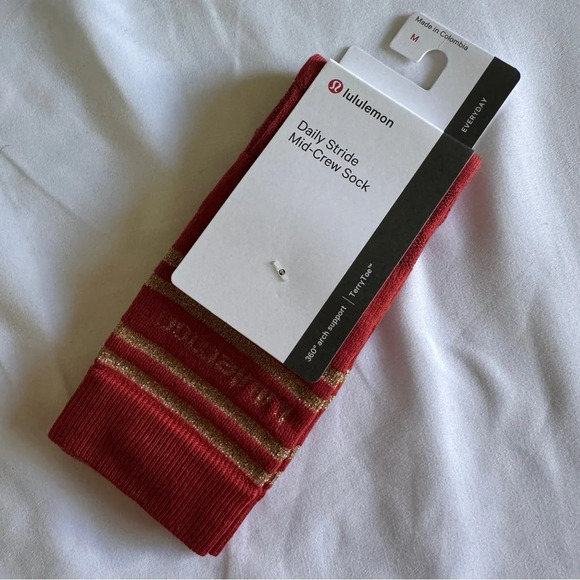 🆕❤️ Lululemon Daily Stride Mid Crew Sock Shine - Cayenne - Picture 1 of 5
